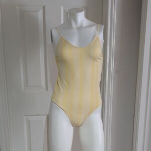 Colsie Soft Yellow Apparel Ribbed Bodysuit L